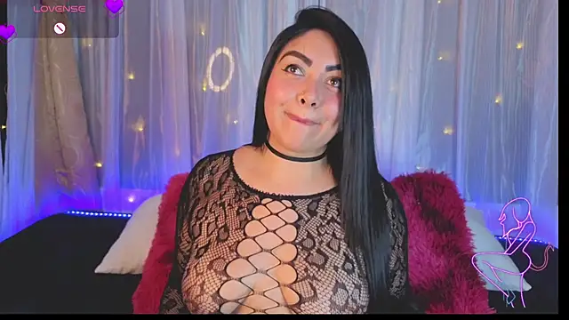 Victoria Jonhss online show from 23, 12, 2025