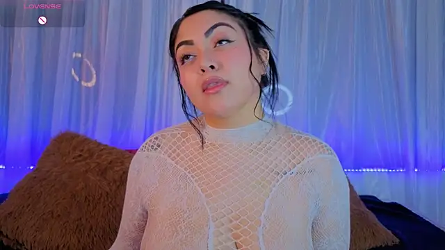 Victoria Jonhss online show from 2, 4, 2026