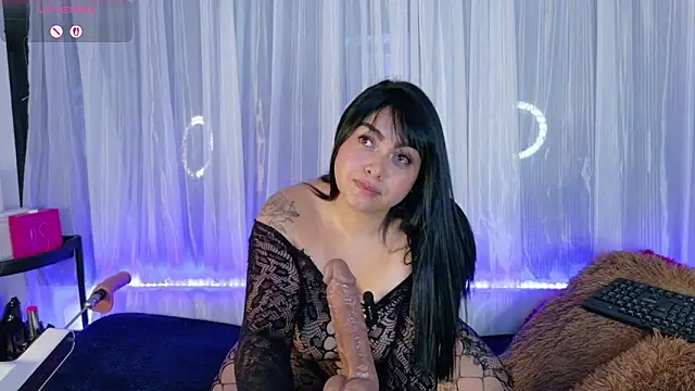 Victoria Jonhss online show from 28, 4, 2026