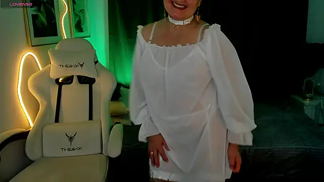 hottyannaa online show from 18, 12, 2025