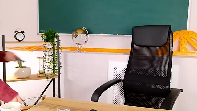 ClaireMathis online show from 30, 11, 2025