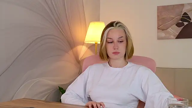 ClaireMathis online show from 17, 7, 2026