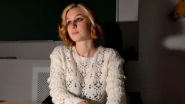 ClaireMathis online show from 8, 7, 2026