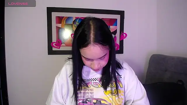 Kari Ruiz  online show from 25, 2, 2026