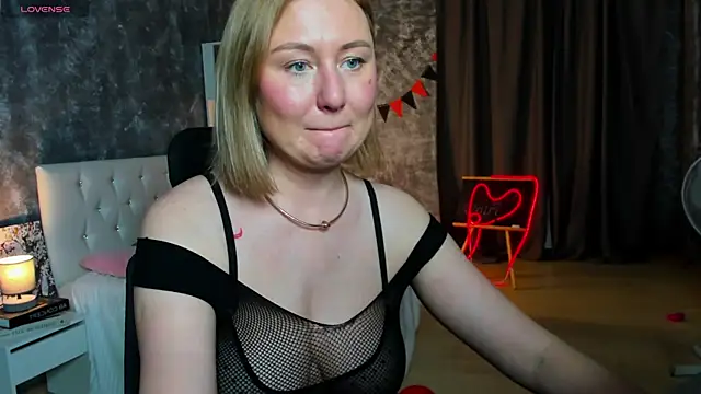 scent  of woman online show from 12, 11, 2025