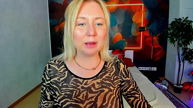 scent  of woman online show from 3, 5, 2026