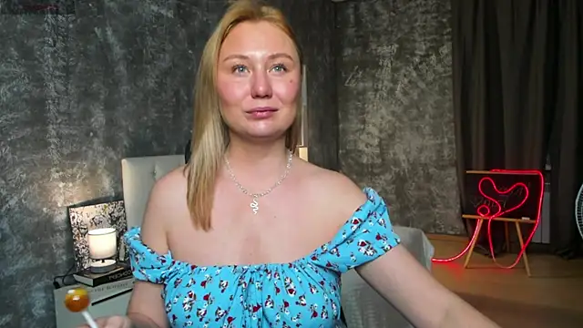 scent  of woman online show from 27, 10, 2025