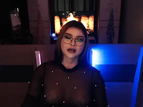 Snapshot of tyra_lurer chatting on 15, 10, 2025 tyra lurer online show from 15, 10, 2025