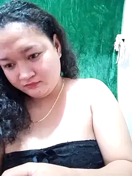 Snapshot of sweetannie13 chatting on 13, 10, 2025 sweetannie13 online show from 13, 10, 2025