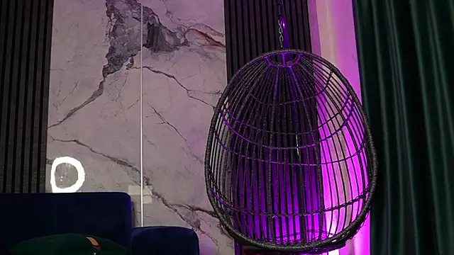 RachelRavee online show from 8, 11, 2025