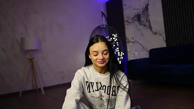 RachelRavee online show from 15, 12, 2025