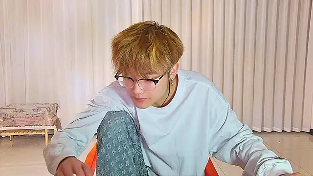 Snapshot of KK-cuteboy chatting on 14, 4, 2026 KK-cuteboy online show from 14, 4, 2026