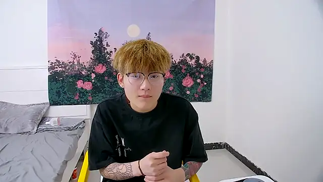 Snapshot of KK-cuteboy chatting on 15, 4, 2026 KK-cuteboy online show from 15, 4, 2026