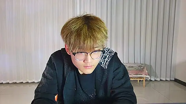 Snapshot of KK-cuteboy chatting on 7, 4, 2026 KK-cuteboy online show from 7, 4, 2026
