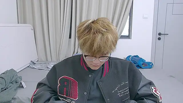 Snapshot of KK-cuteboy chatting on 5, 4, 2026 KK-cuteboy online show from 5, 4, 2026