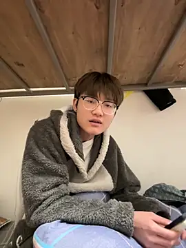 KK-cuteboy online show from 4, 12, 2025