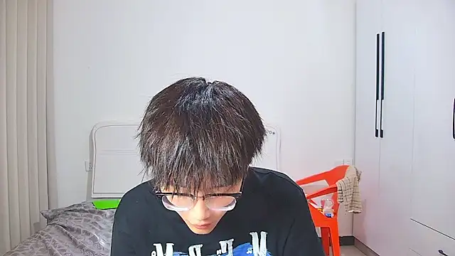 Snapshot of KK-cuteboy chatting on 4, 6, 2026 KK-cuteboy online show from 4, 6, 2026