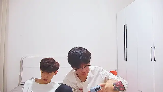 Snapshot of KK-cuteboy chatting on 10, 6, 2026 KK-cuteboy online show from 10, 6, 2026
