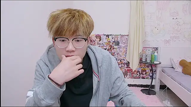 Snapshot of KK-cuteboy chatting on 11, 4, 2026 KK-cuteboy online show from 11, 4, 2026