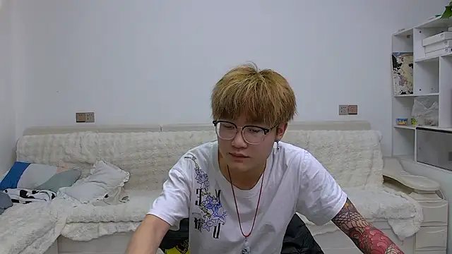 KK-cuteboy online show from 25, 2, 2026