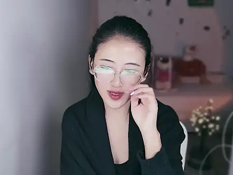 Queena  online show from 13, 1, 2026