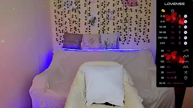 Evaa Braunn online show from 15, 12, 2025