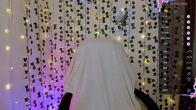 Snapshot of Evaa_Braunn chatting on 2, 2, 2026 Evaa Braunn online show from 2, 2, 2026