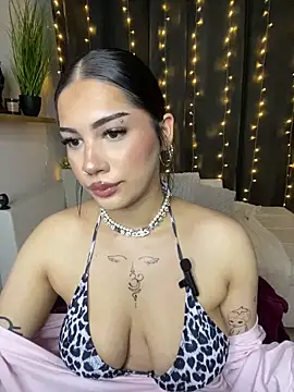 LoraShines online show from 11, 6, 2026