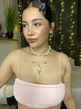 LoraShines online show from 6, 7, 2026