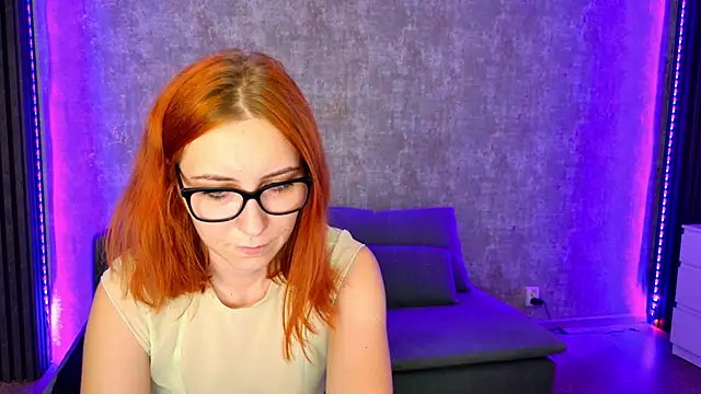 scarleteyes  online show from 8, 11, 2025