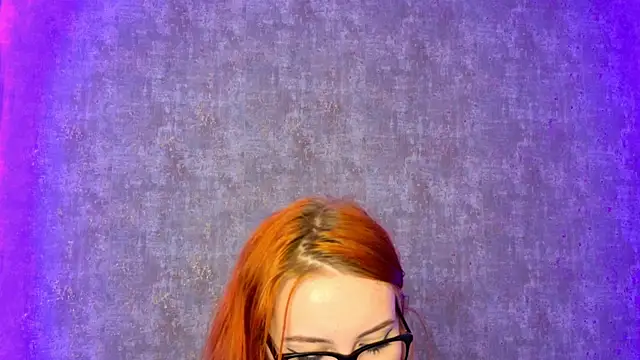 scarleteyes  online show from 7, 11, 2025