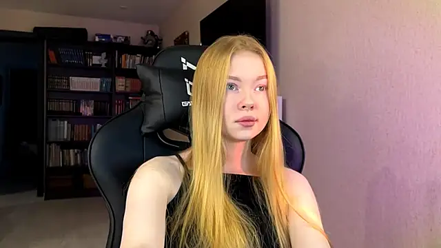 RaguelNicksons online show from 5, 11, 2025