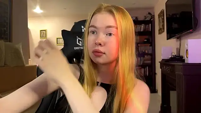 RaguelNicksons online show from 7, 11, 2025