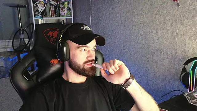 Nik Namee online show from 21, 12, 2025