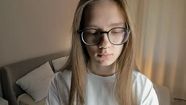 Snapshot of AiFusch chatting on 15, 10, 2025 AiFusch online show from 15, 10, 2025