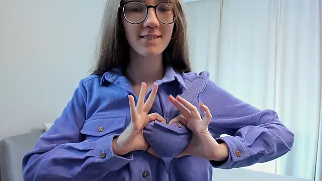 Snapshot of AiFusch chatting on 29, 10, 2025 AiFusch online show from 29, 10, 2025