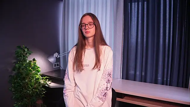 Snapshot of AiFusch chatting on 9, 10, 2025 AiFusch online show from 9, 10, 2025