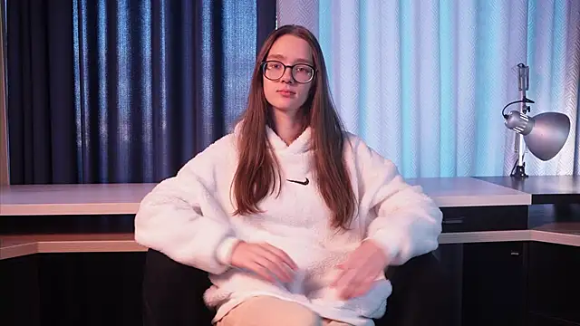 Snapshot of AiFusch chatting on 10, 10, 2025 AiFusch online show from 10, 10, 2025