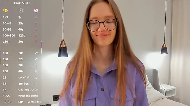 Snapshot of AiFusch chatting on 30, 10, 2025 AiFusch online show from 30, 10, 2025