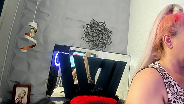 pamela velazco online show from 7, 11, 2025