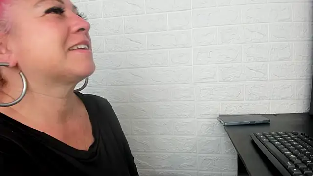 pamela velazco online show from 21, 10, 2025