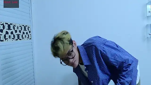 sexyboy-lele online show from 12, 10, 2025