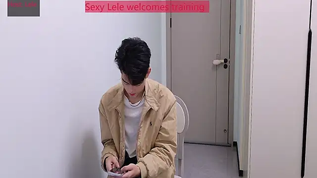sexyboy-lele online show from 20, 11, 2025