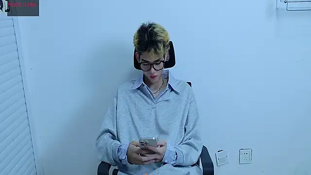 sexyboy-lele online show from 11, 10, 2025