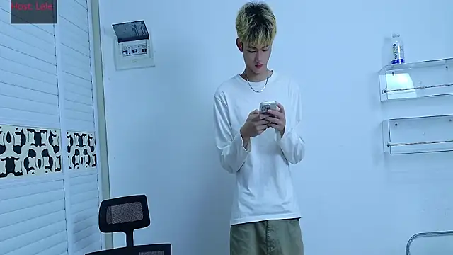 sexyboy-lele online show from 20, 10, 2025