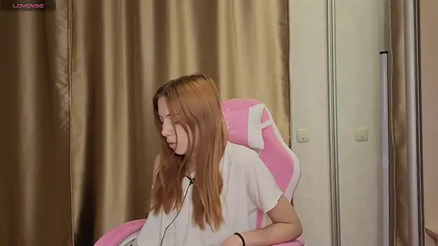 lilliaqueen online show from 21, 11, 2025