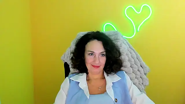 Snapshot of Rosie_Rosee chatting on 3, 11, 2025 Rosie Rosee online show from 3, 11, 2025