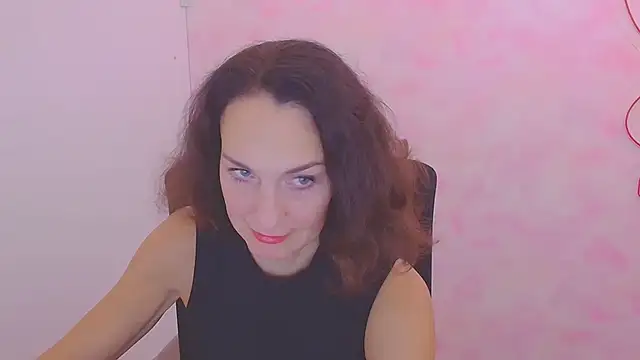 Snapshot of Rosie_Rosee chatting on 4, 11, 2025 Rosie Rosee online show from 4, 11, 2025