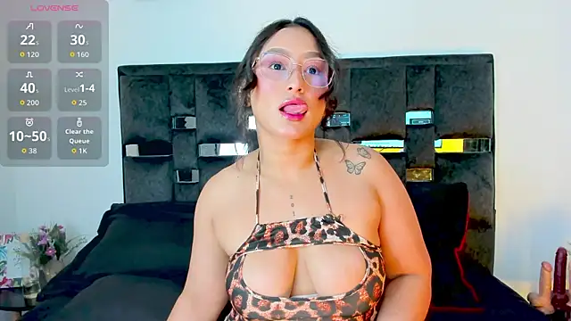 Snapshot of SussySunny_ chatting on 19, 10, 2025 SussySunny online show from 19, 10, 2025