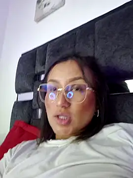 Snapshot of SussySunny_ chatting on 25, 10, 2025 SussySunny online show from 25, 10, 2025